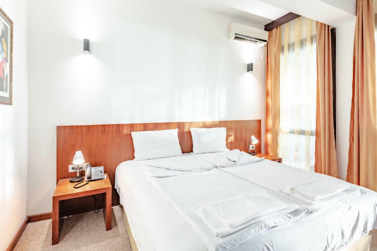 Hotel Pela Охрид Екстер'єр фото